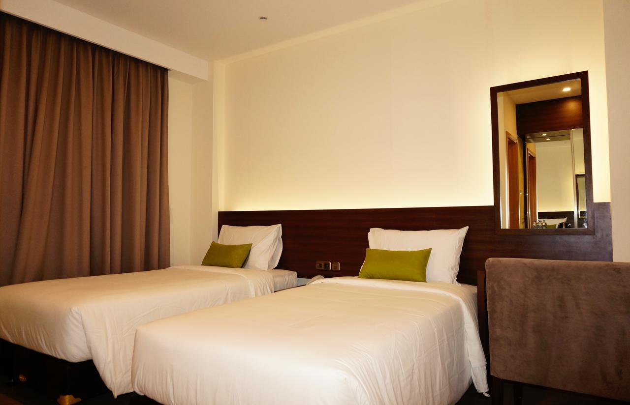 Green Eden Hotel Manado Buitenkant foto