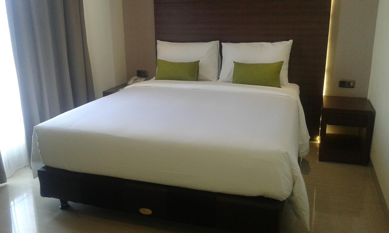 Green Eden Hotel Manado Buitenkant foto