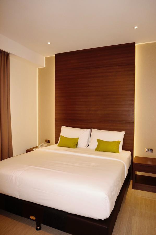 Green Eden Hotel Manado Buitenkant foto