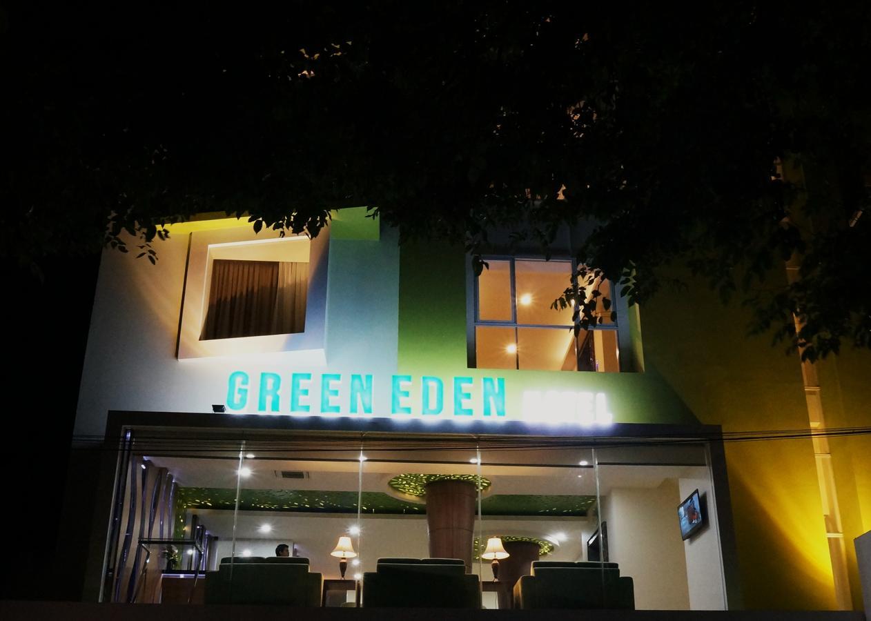 Green Eden Hotel Manado Buitenkant foto