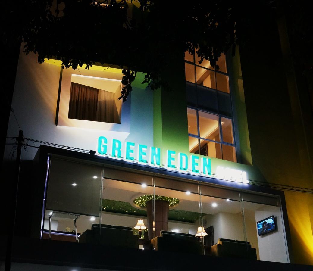 Green Eden Hotel Manado Buitenkant foto