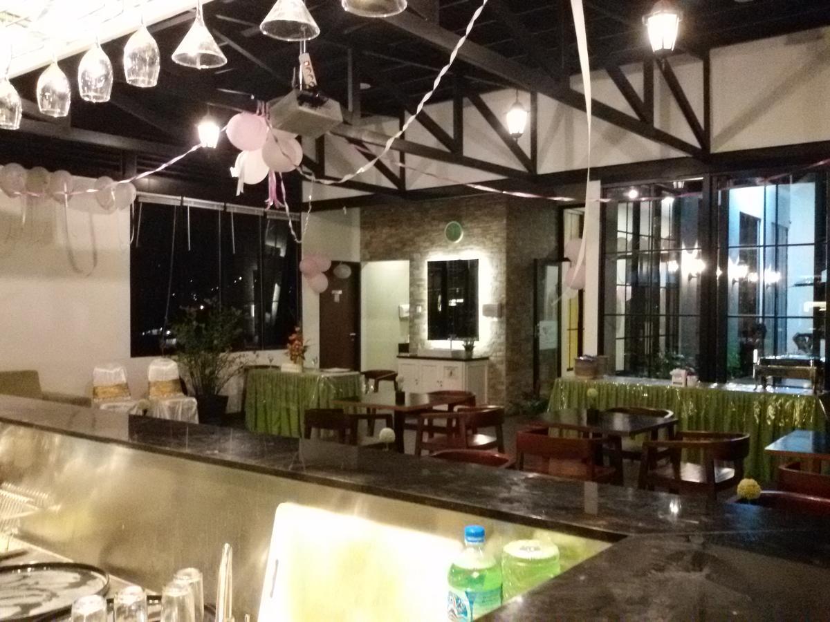 Green Eden Hotel Manado Buitenkant foto
