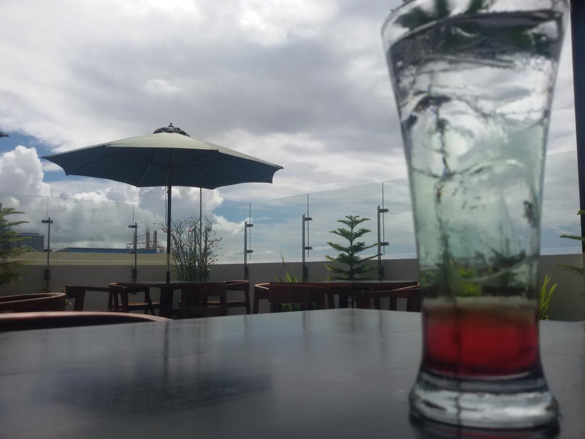Green Eden Hotel Manado Buitenkant foto