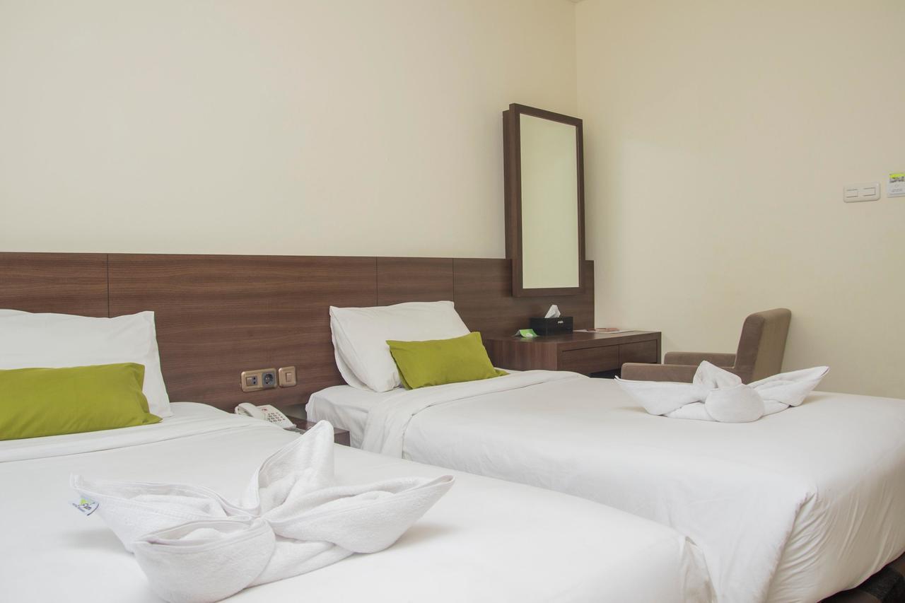 Green Eden Hotel Manado Buitenkant foto